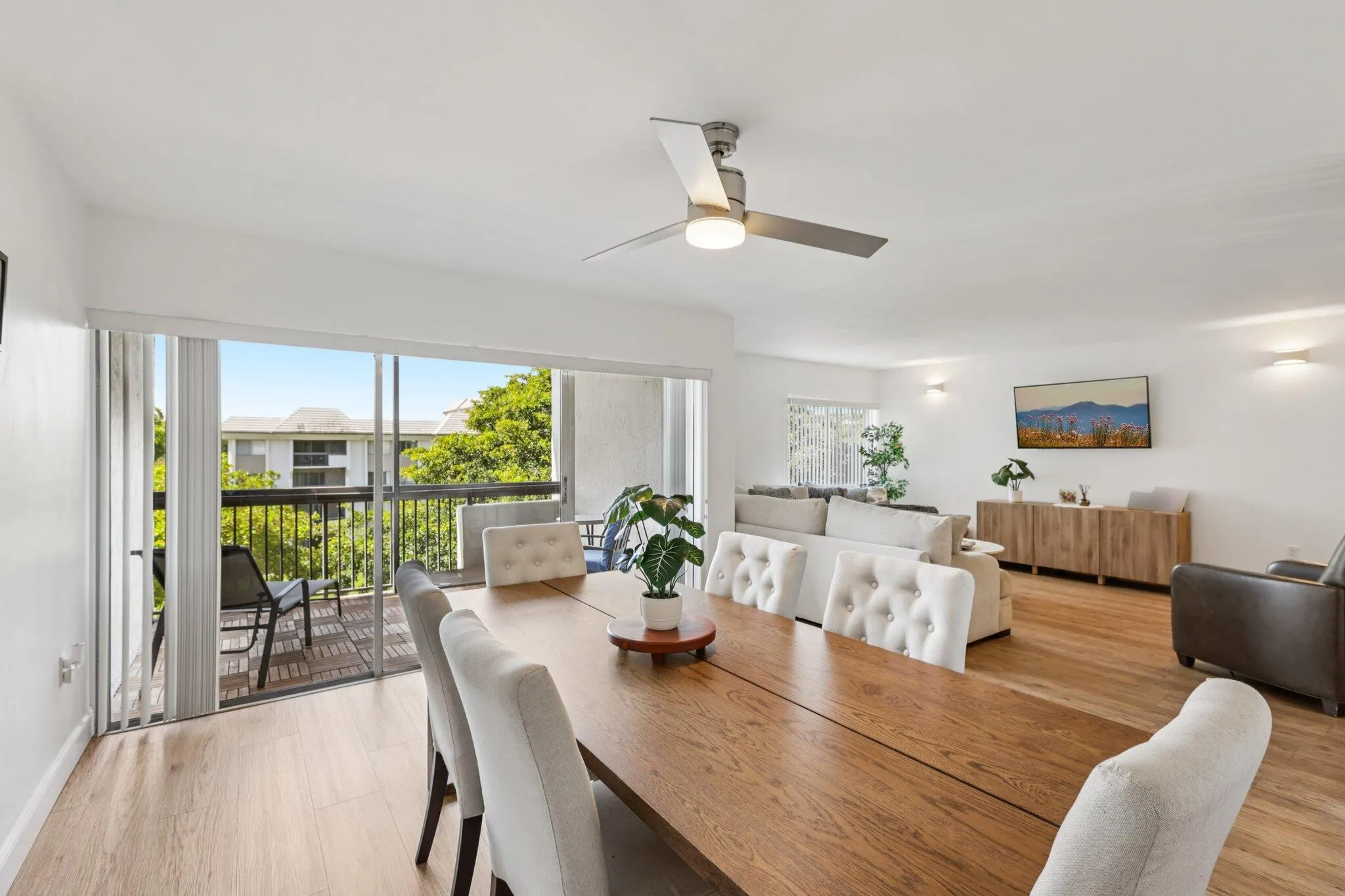 721 N Pine Island, #406