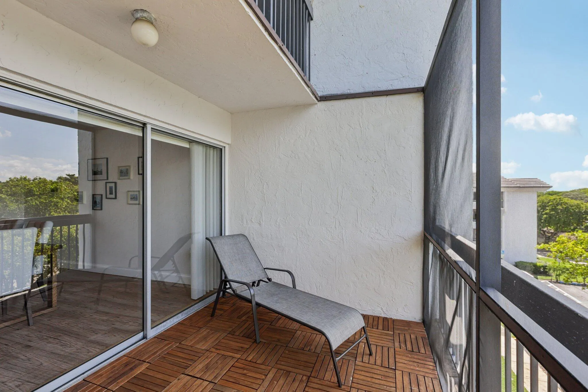 721 N Pine Island, #406