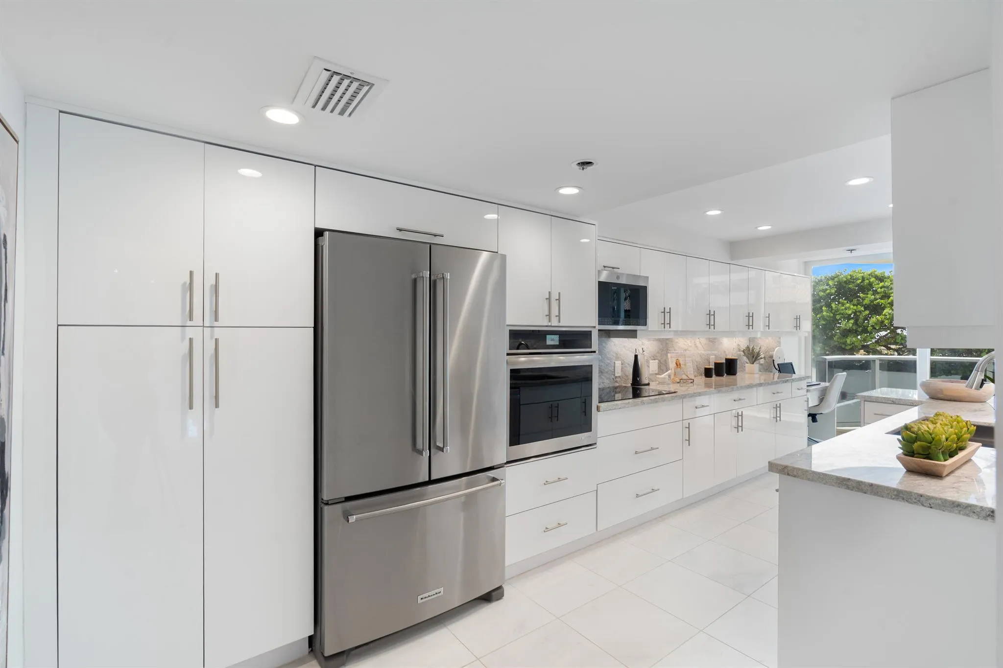 350 S Ocean 0012 Boulevard, #1b