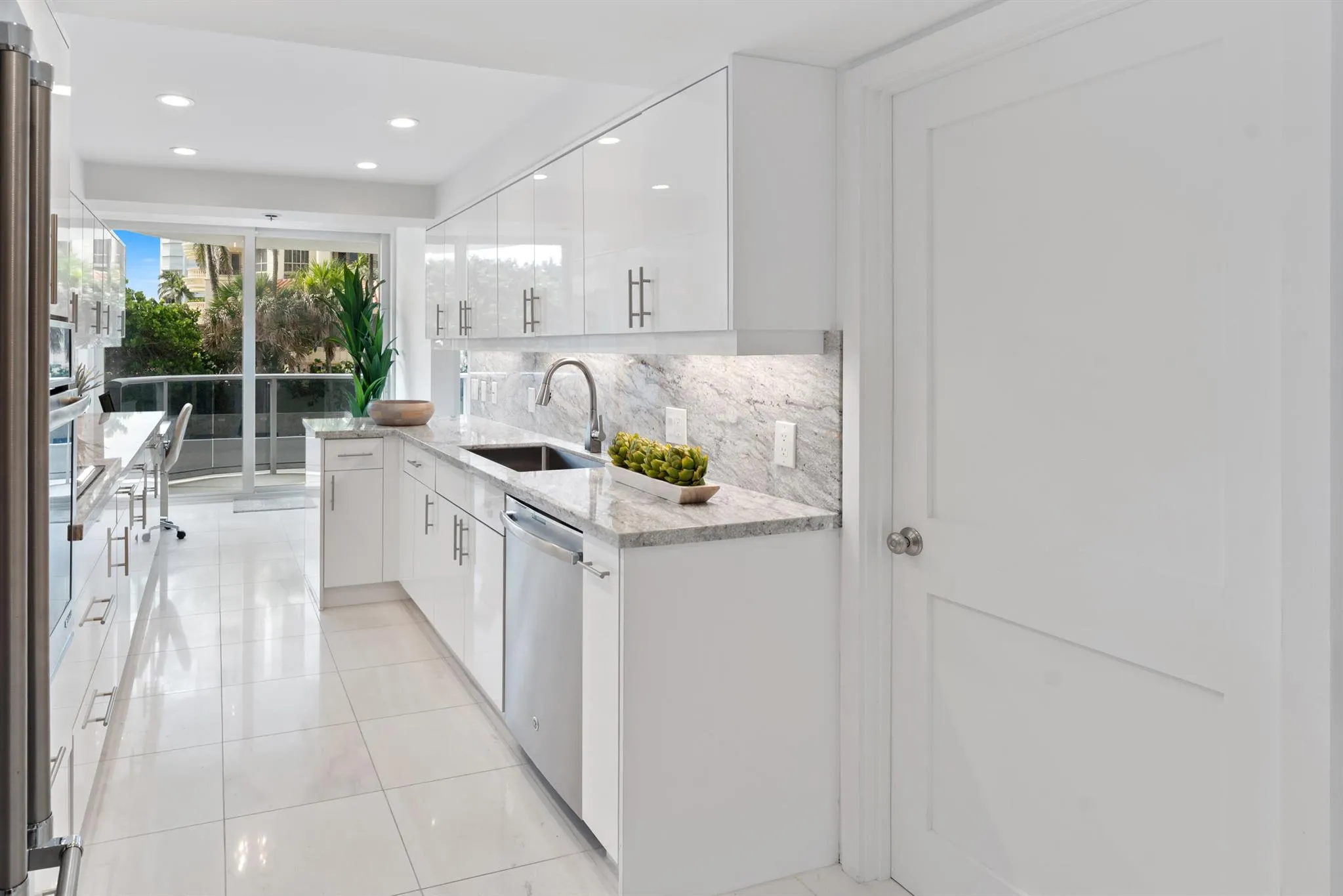350 S Ocean 0012 Boulevard, #1b
