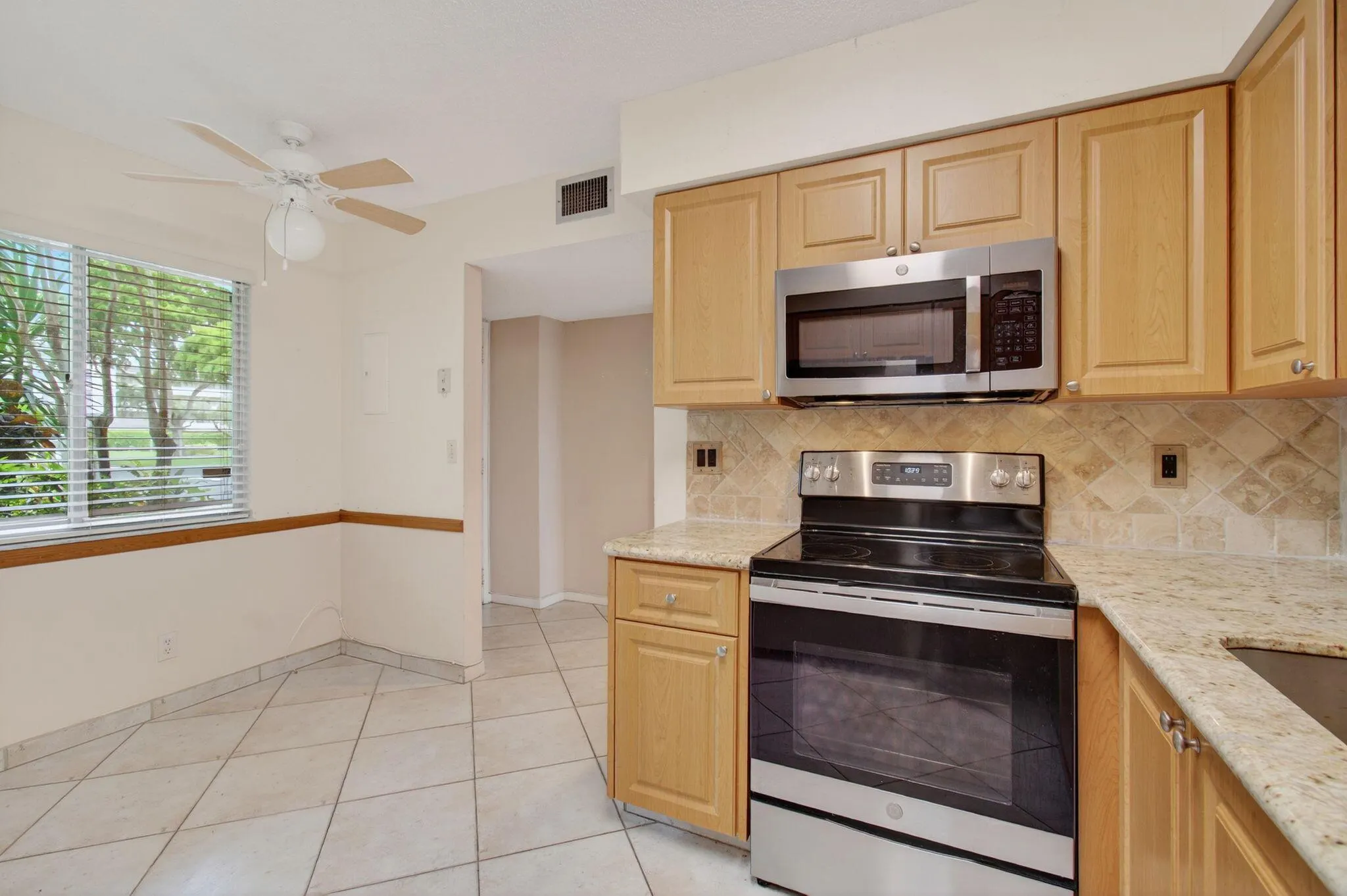 7286 Huntington Lane, #103