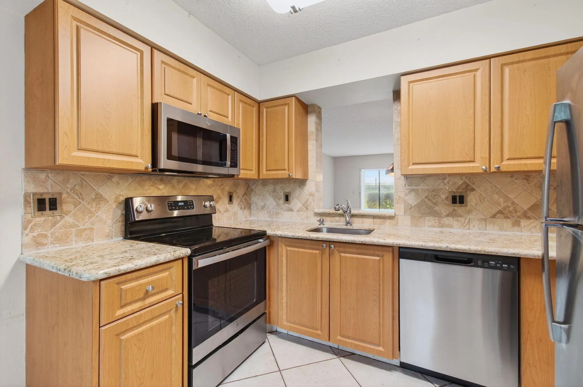 7286 Huntington Lane, #103