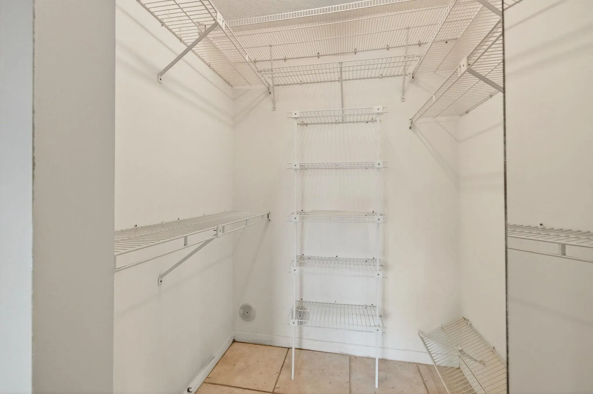 7286 Huntington Lane, #103