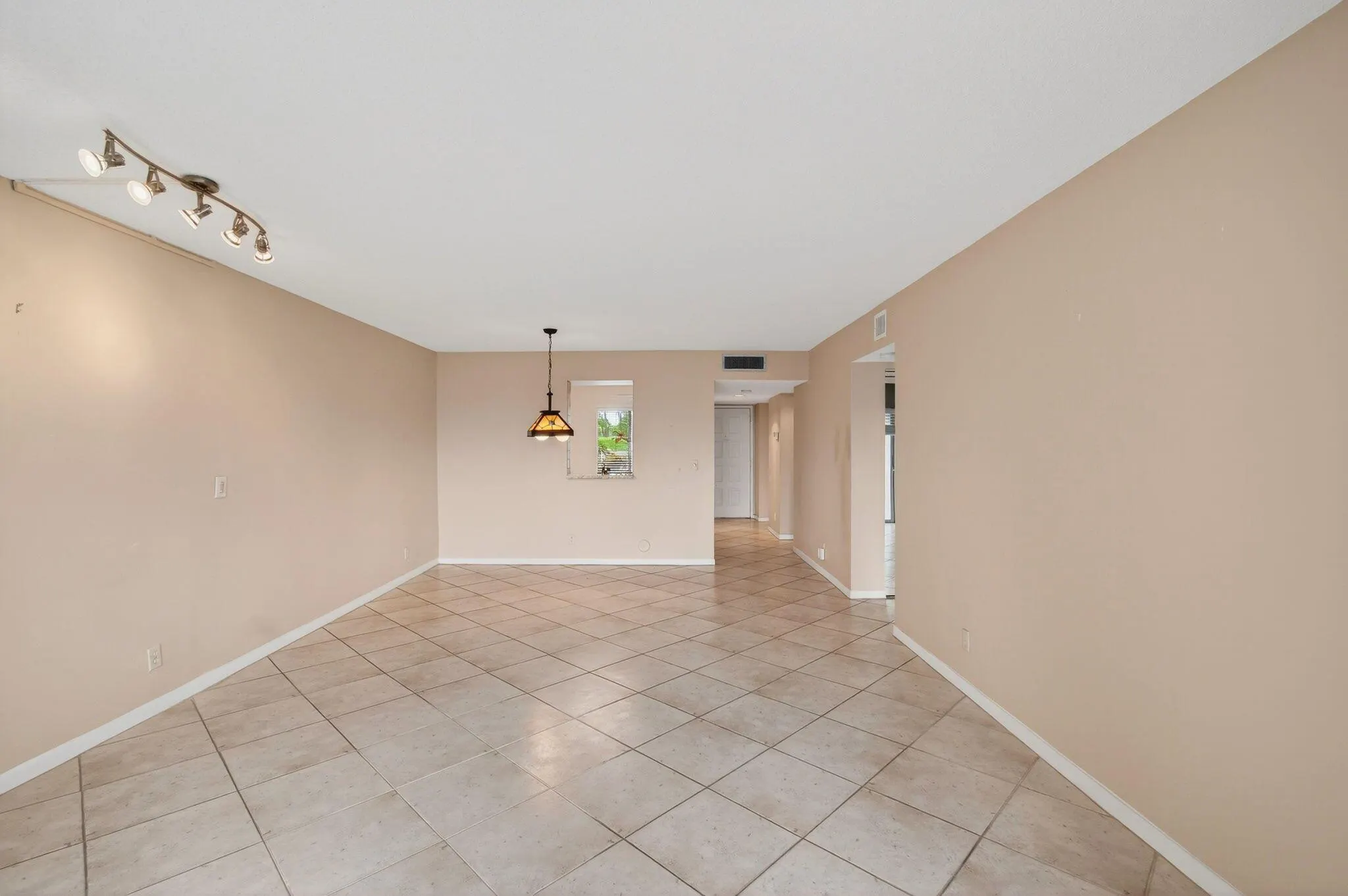 7286 Huntington Lane, #103