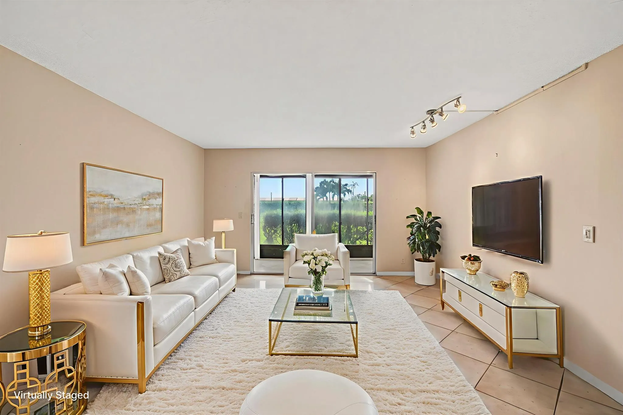 7286 Huntington Lane, #103
