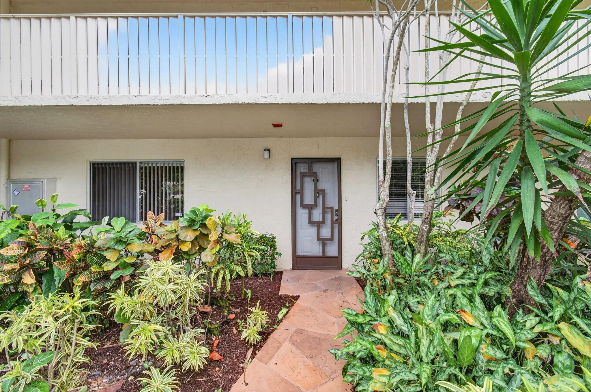 7286 Huntington Lane, #103