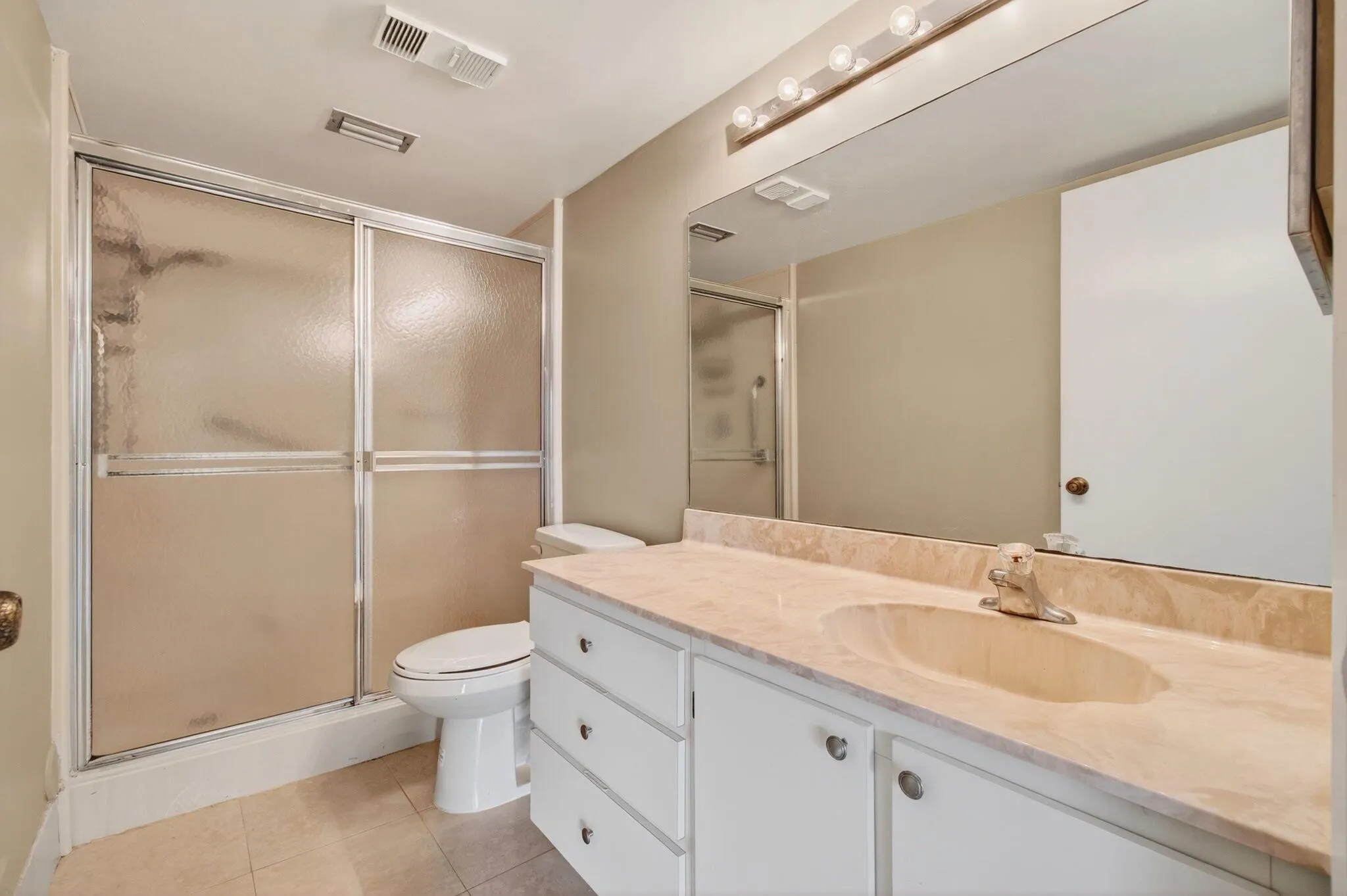 7286 Huntington Lane, #103