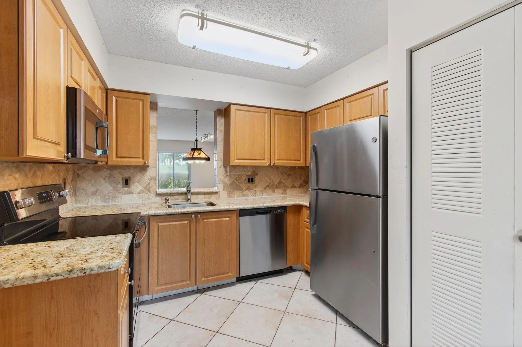 7286 Huntington Lane, #103