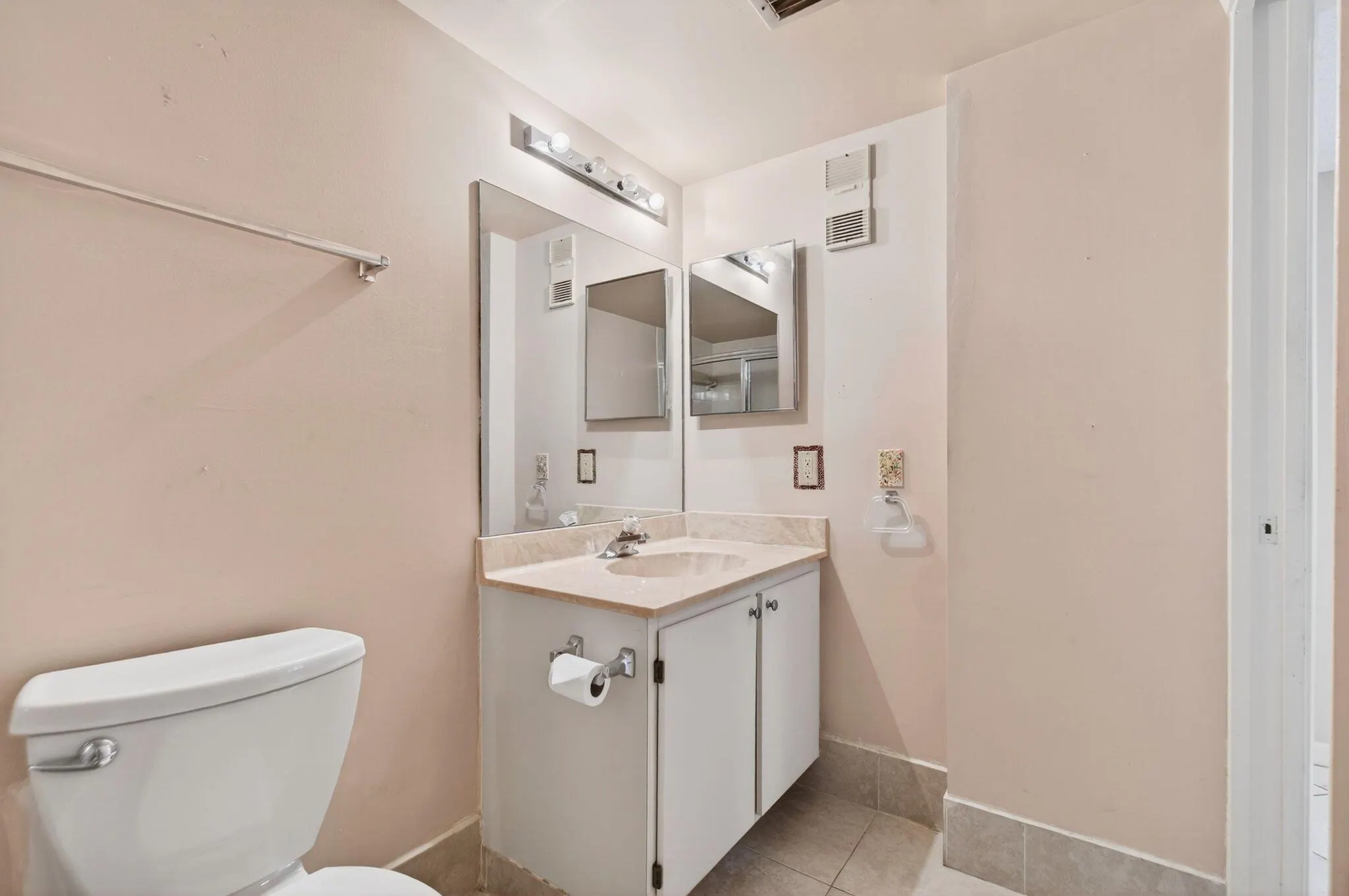7286 Huntington Lane, #103