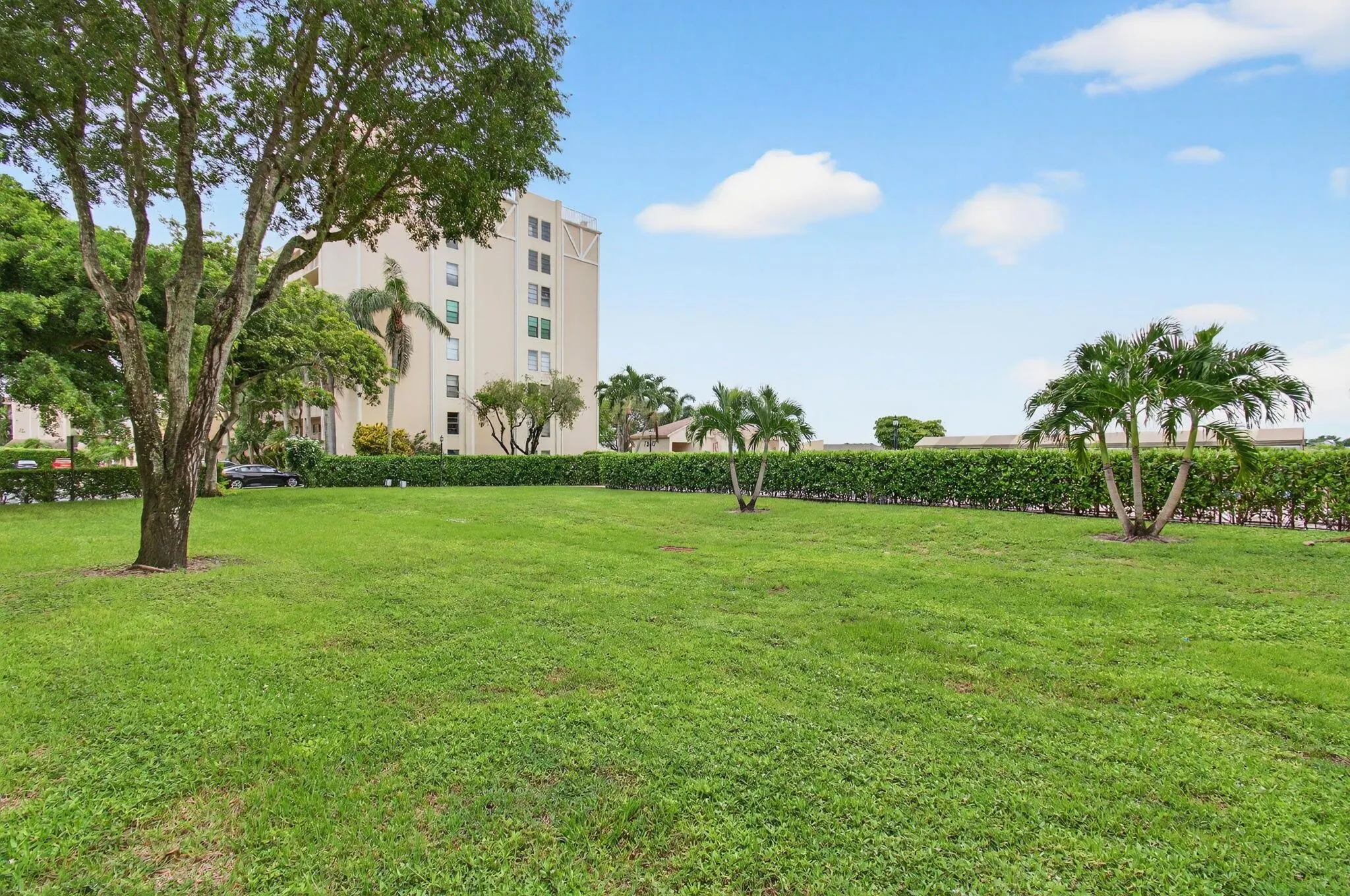 7286 Huntington Lane, #103
