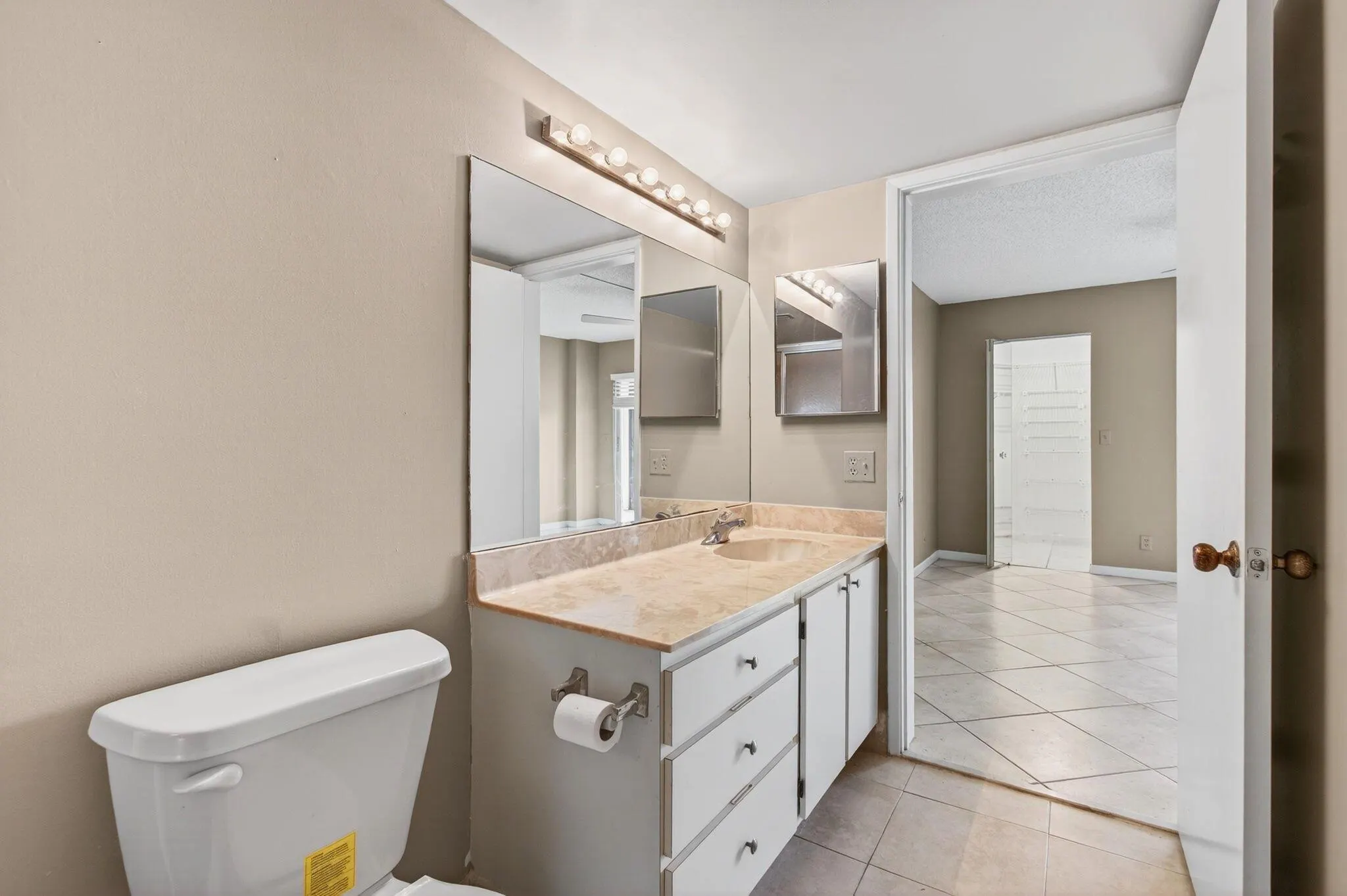 7286 Huntington Lane, #103