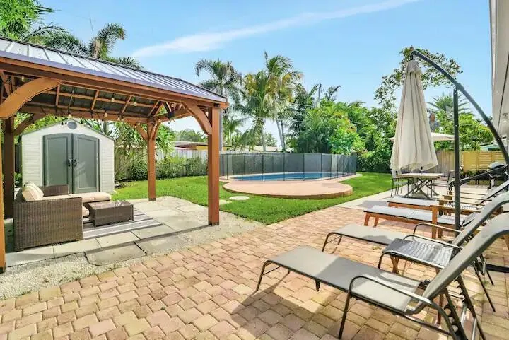 2320 NE 51st Street