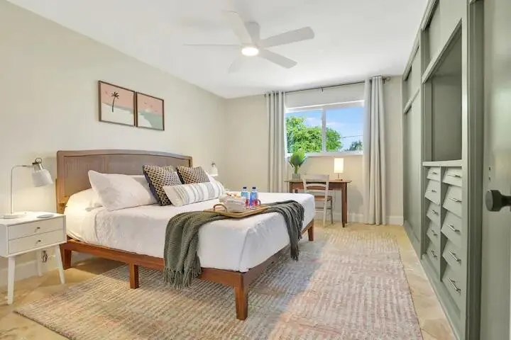 2320 NE 51st Street