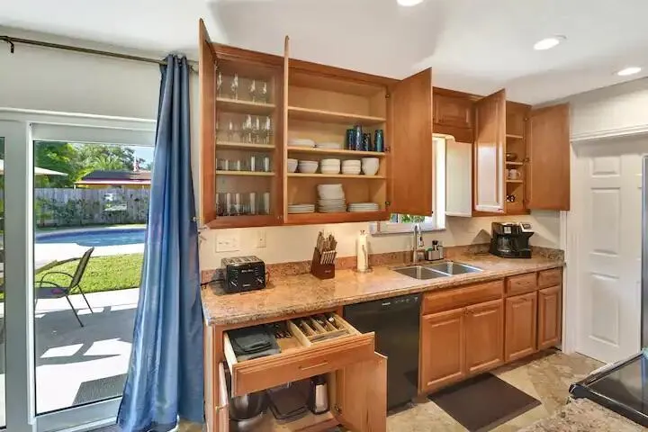 2320 NE 51st Street