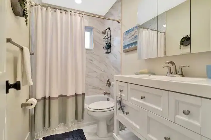 2320 NE 51st Street