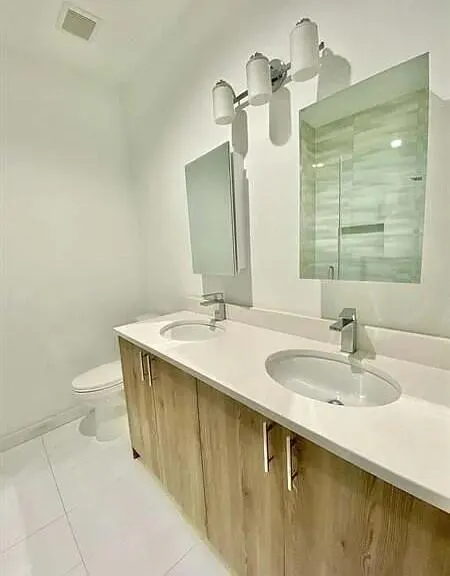 1060 Crystal Way, #103