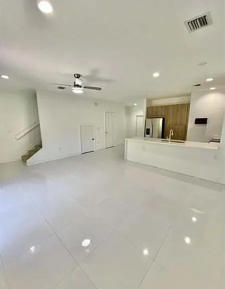 1060 Crystal Way, #103