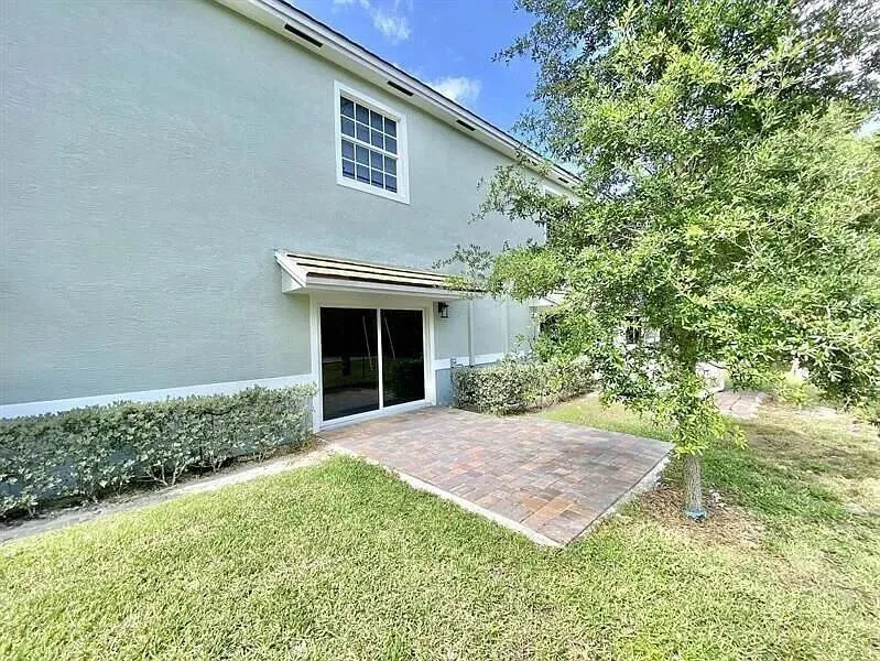 1060 Crystal Way, #103