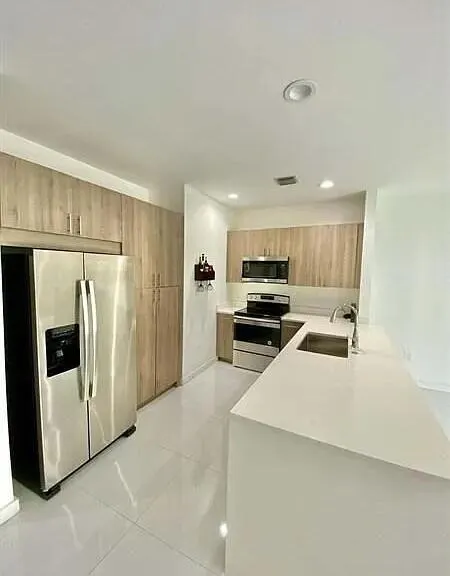1060 Crystal Way, #103