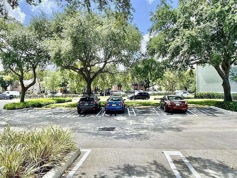 1060 Crystal Way, #103