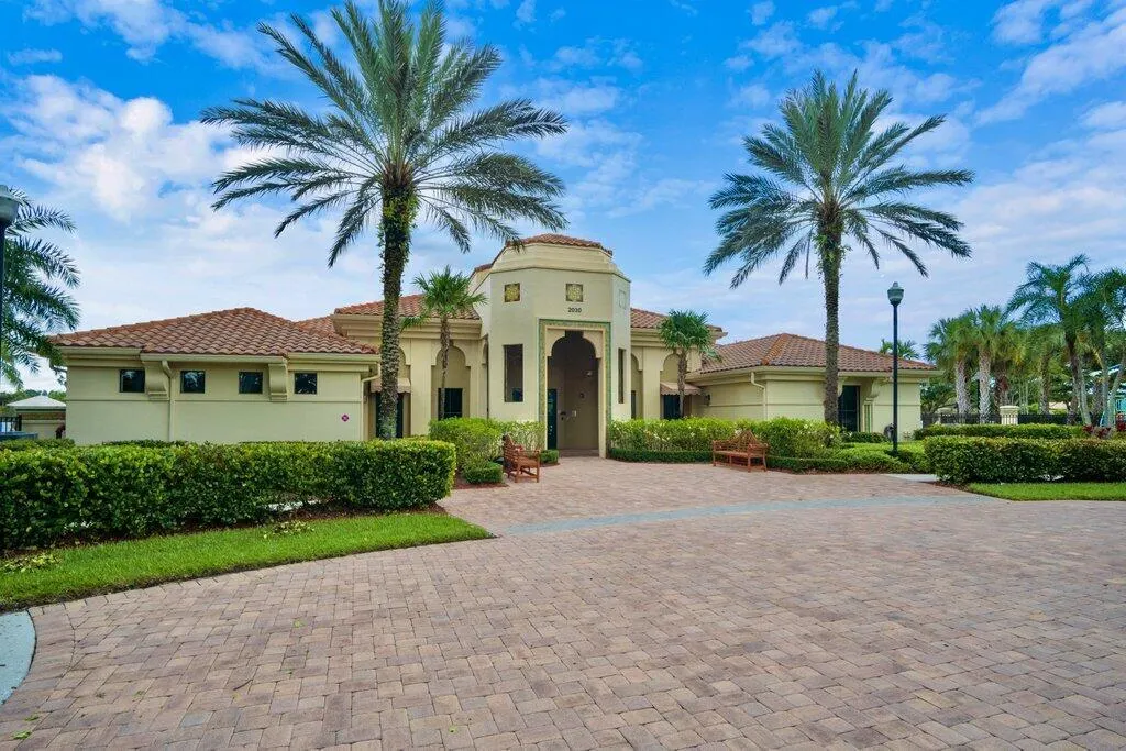 2703 Pienza Circle