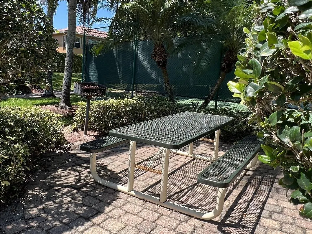 599 Cresta Circle