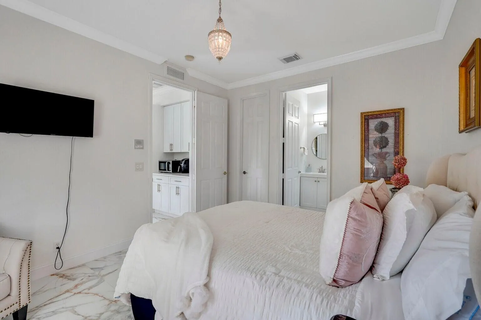 599 Cresta Circle