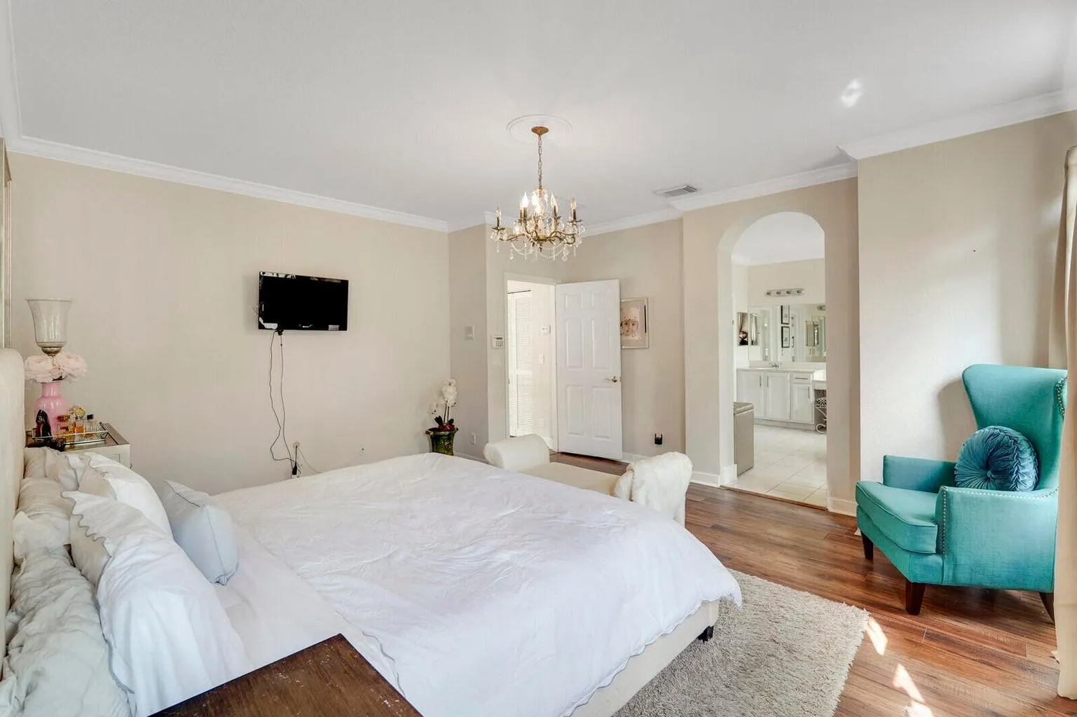 599 Cresta Circle