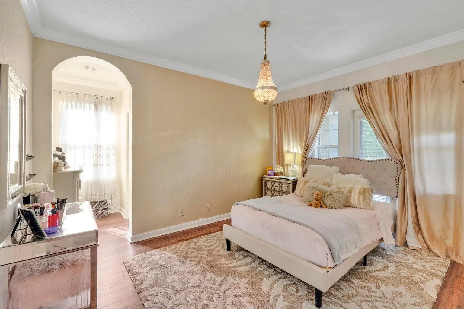 599 Cresta Circle