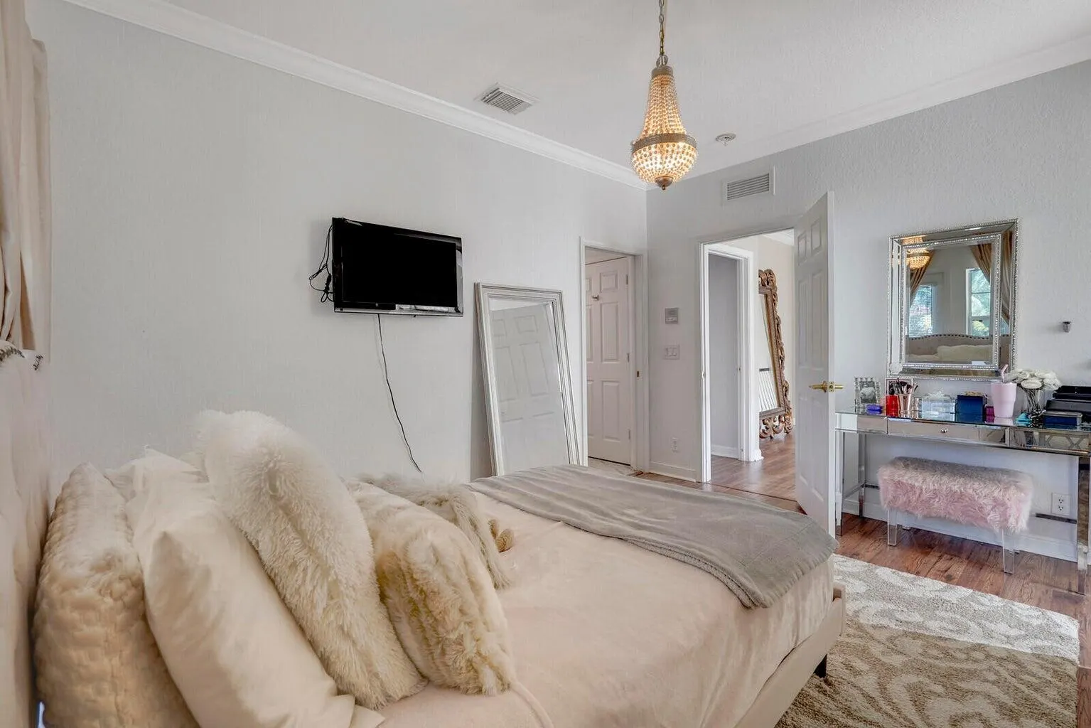 599 Cresta Circle