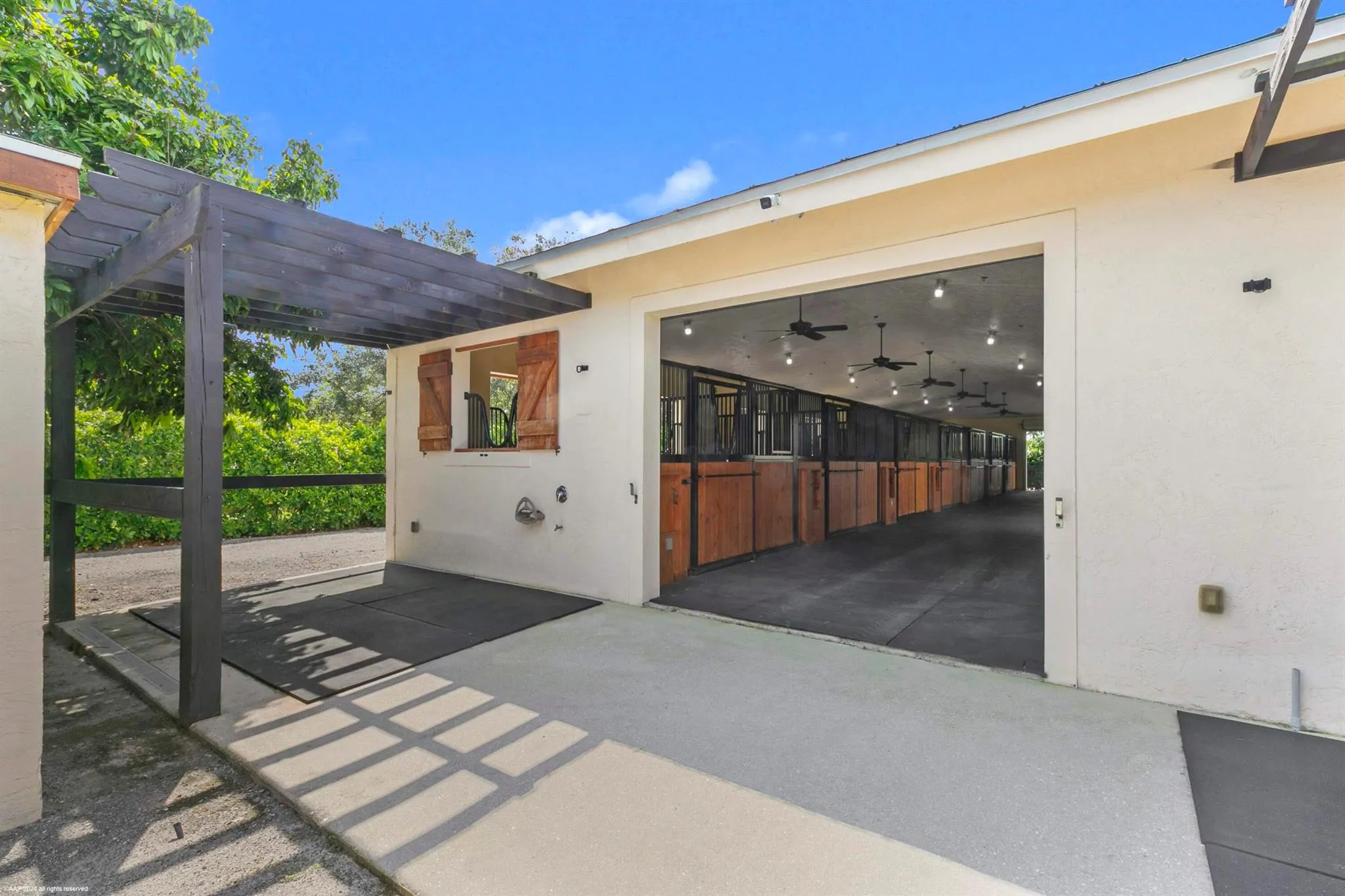 14965 Oatland Court, #Stalls