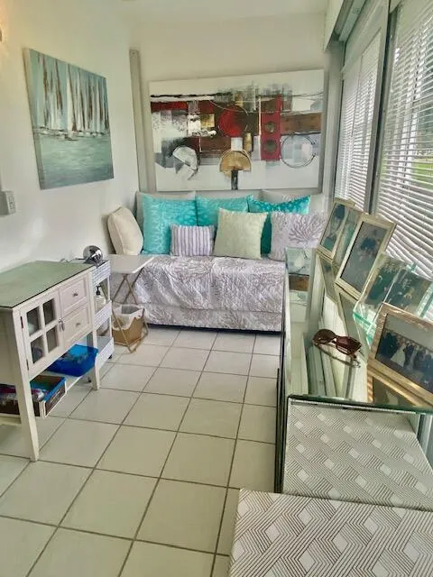 1012 Lincoln A, #1012