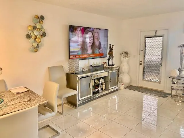 1012 Lincoln A, #1012