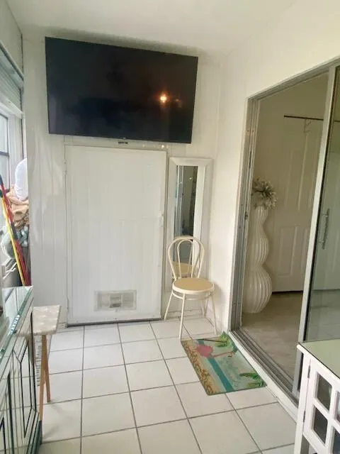1012 Lincoln A, #1012
