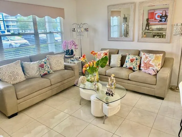 1012 Lincoln A, #1012