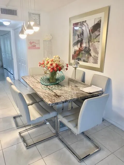 1012 Lincoln A, #1012