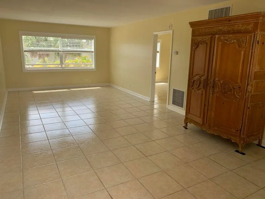 761 Hummingbird Way, #202