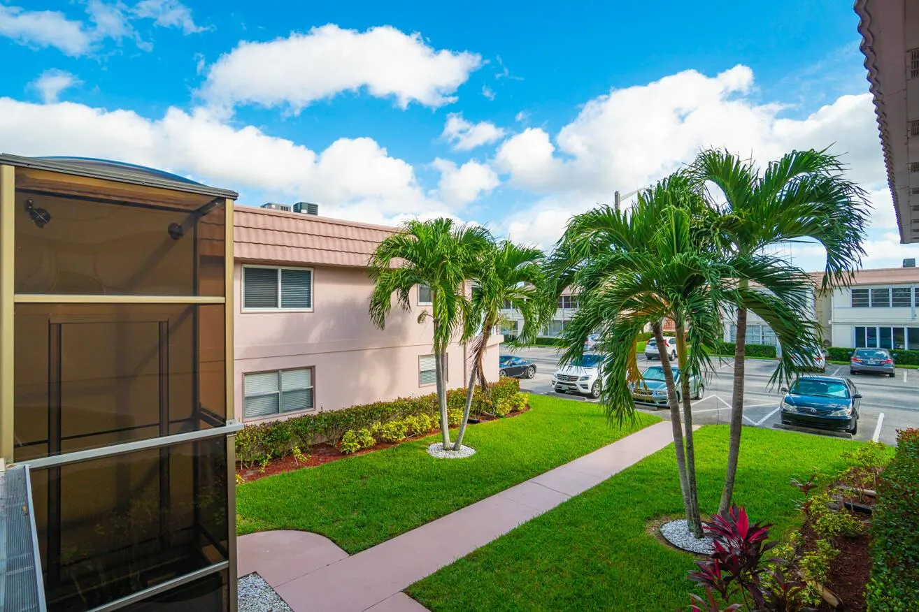 635 E Monaco Court E, #635