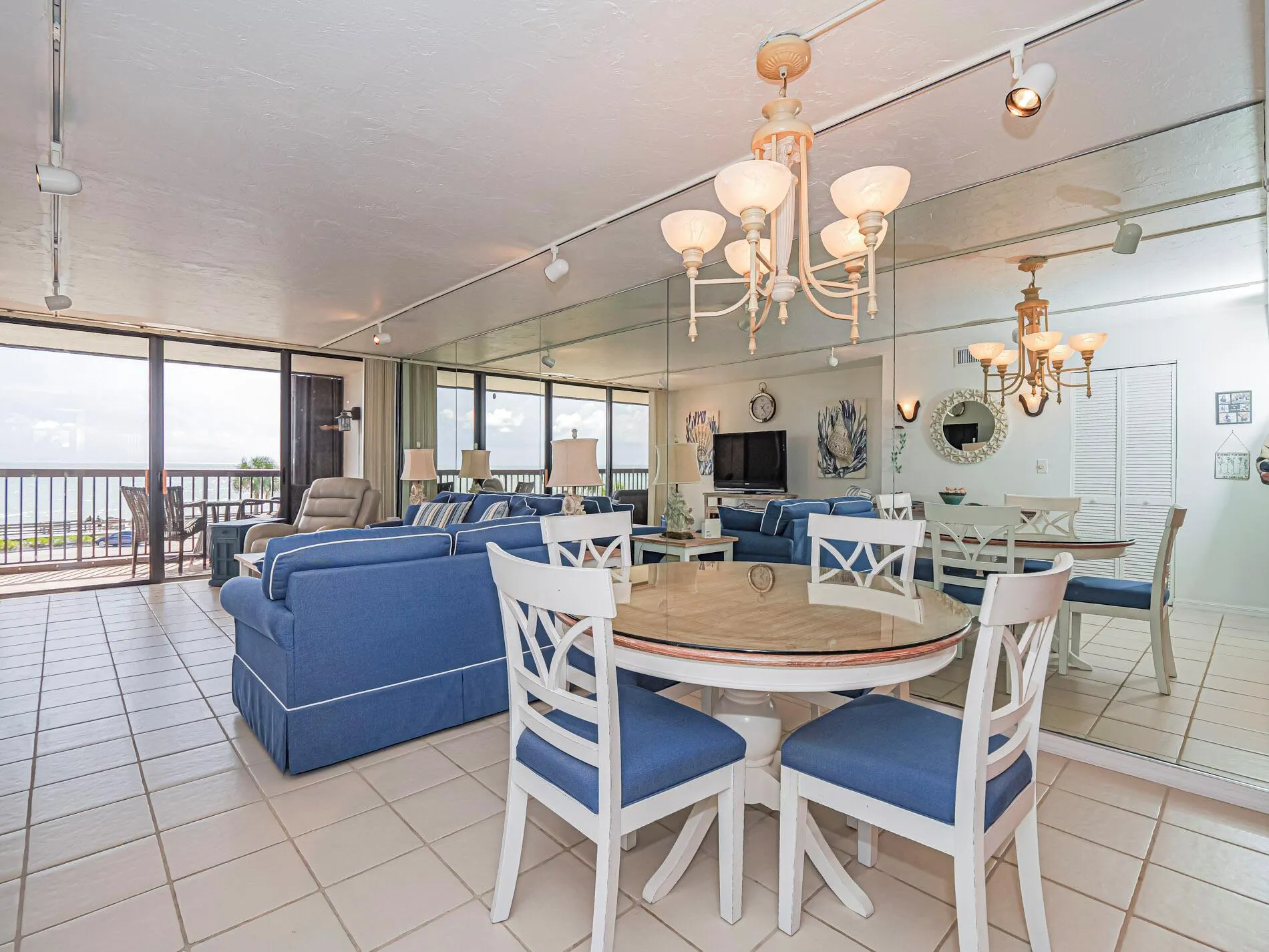 4141 Ocean Drive, #403