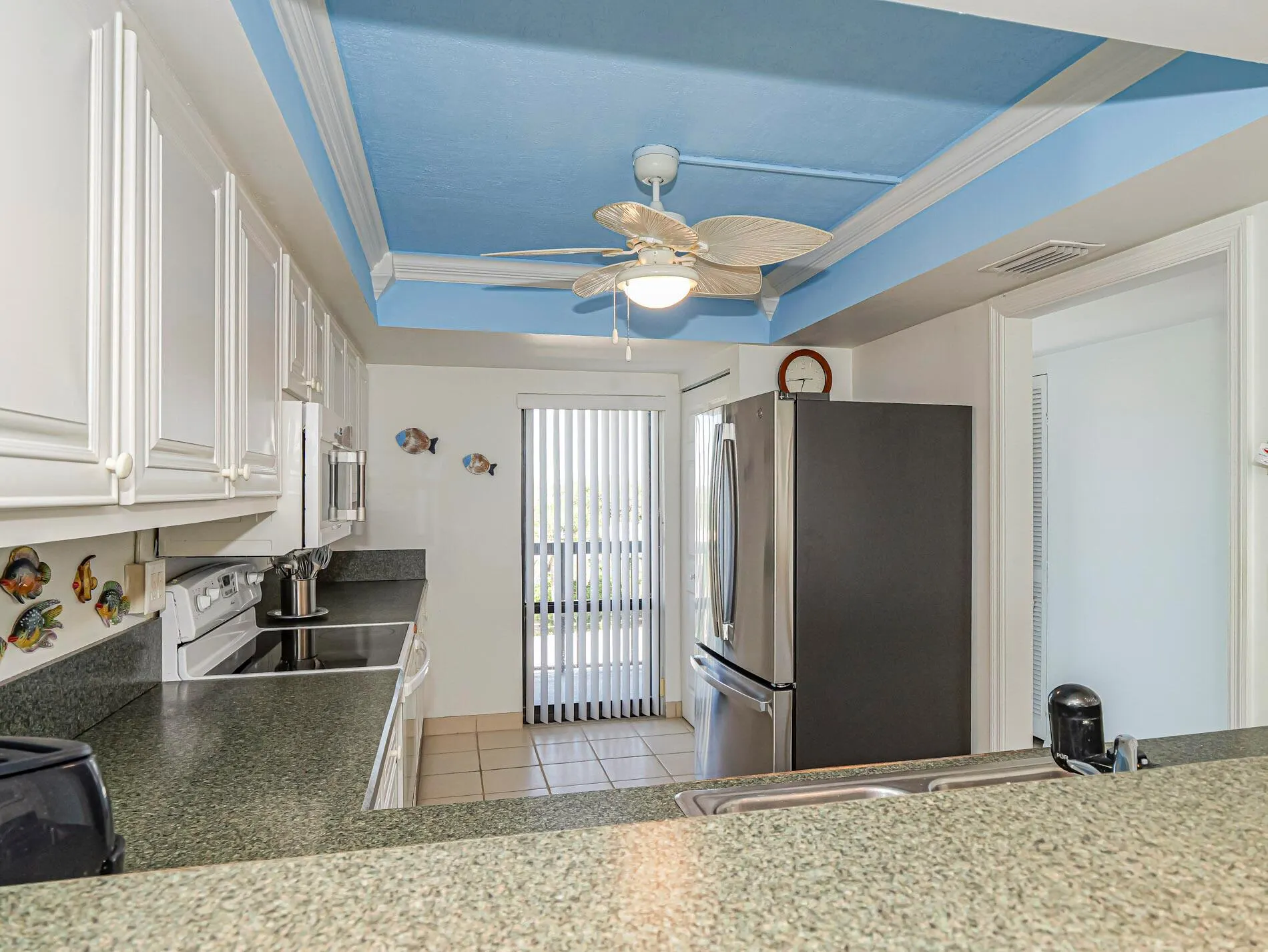 4141 Ocean Drive, #403