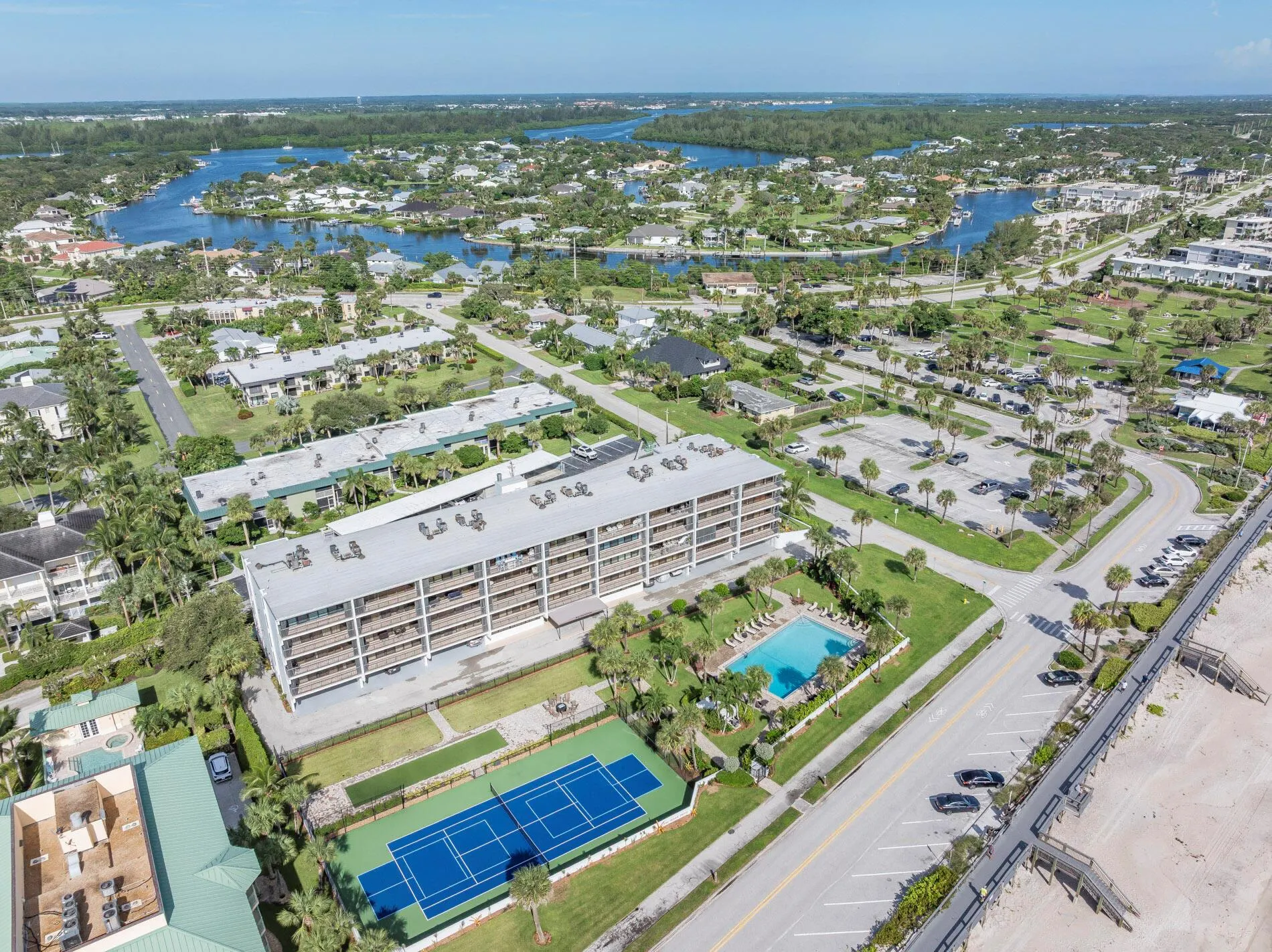 4141 Ocean Drive, #403