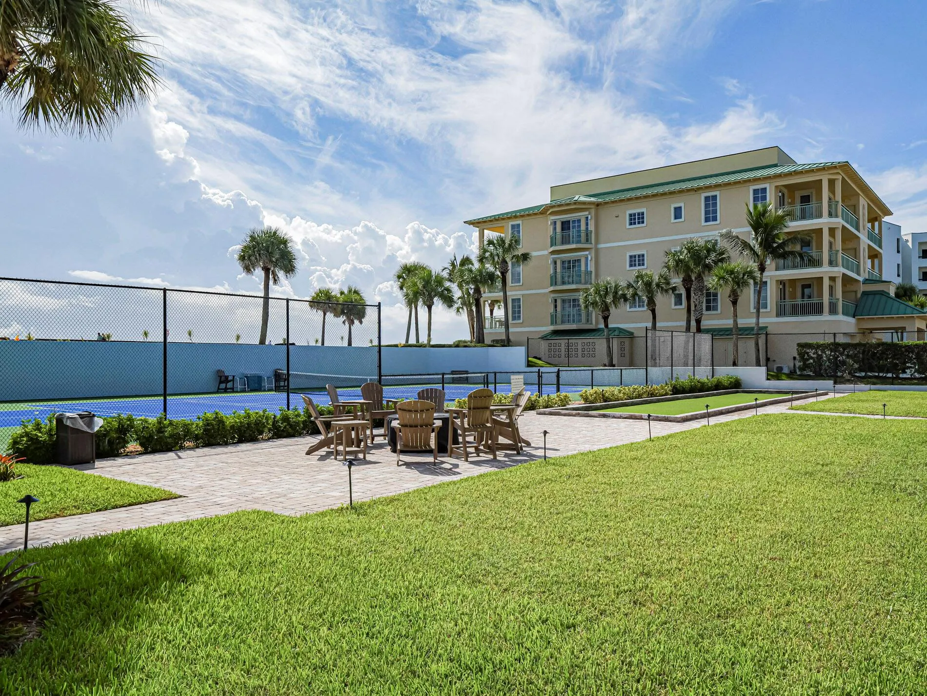 4141 Ocean Drive, #403