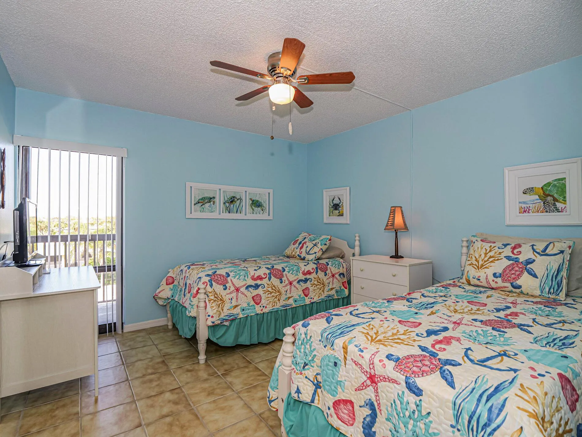 4141 Ocean Drive, #403