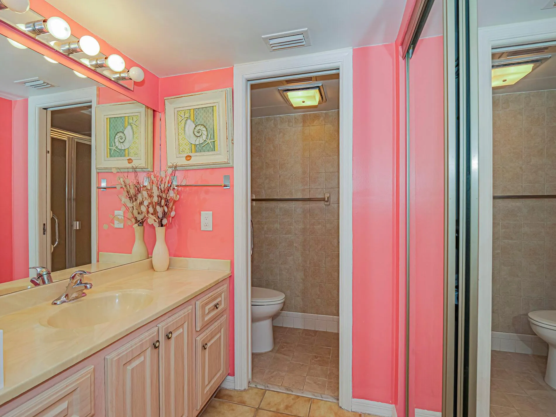 4141 Ocean Drive, #403
