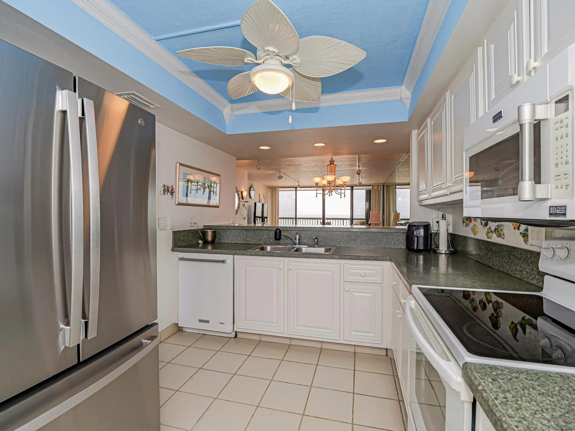 4141 Ocean Drive, #403
