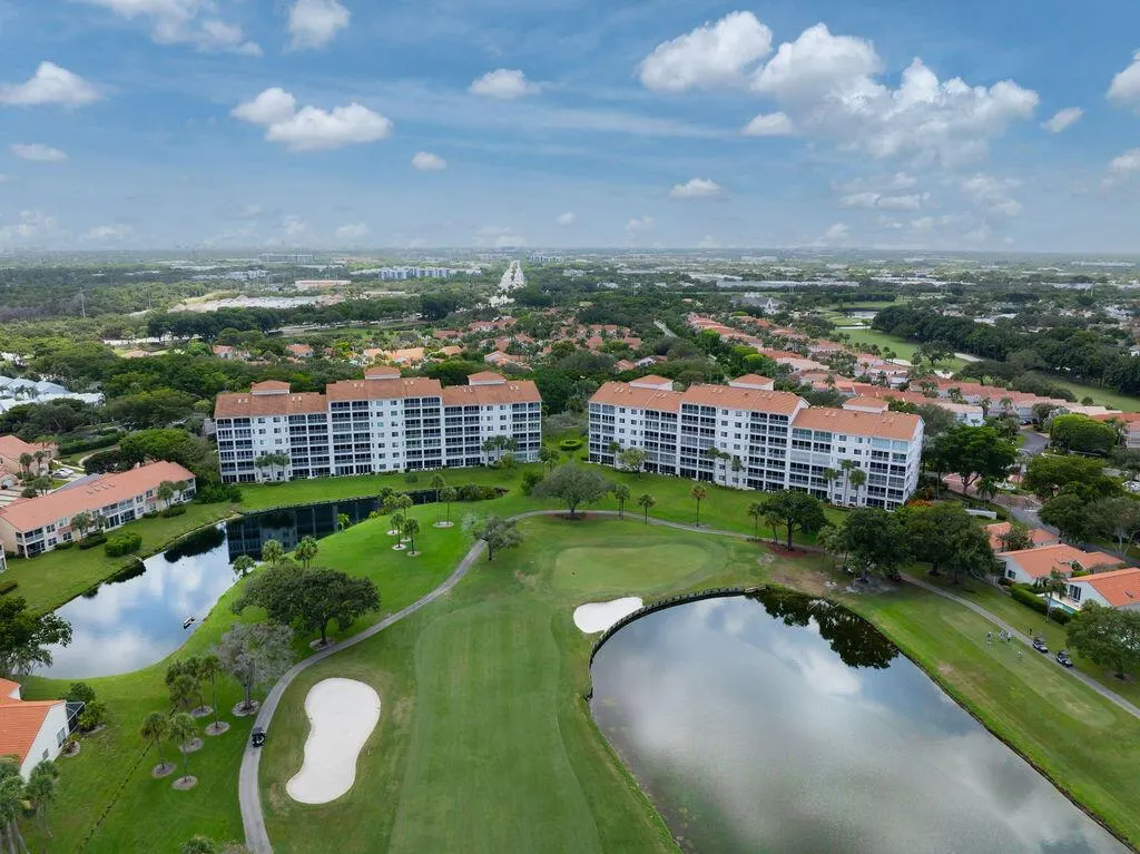 17031 Boca Club Boulevard, #065a