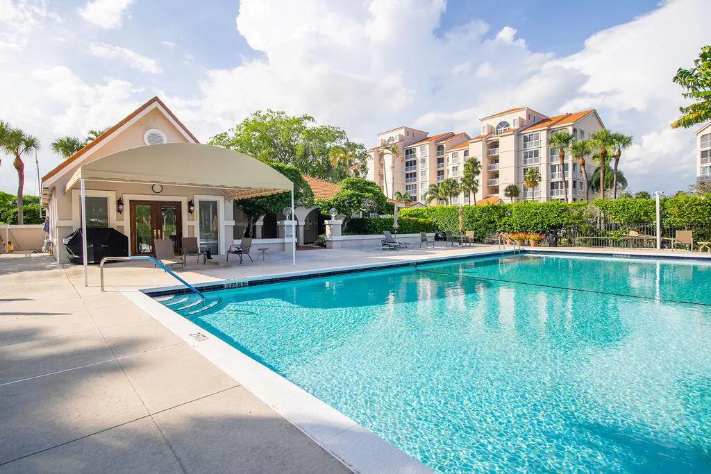 17031 Boca Club Boulevard, #065a