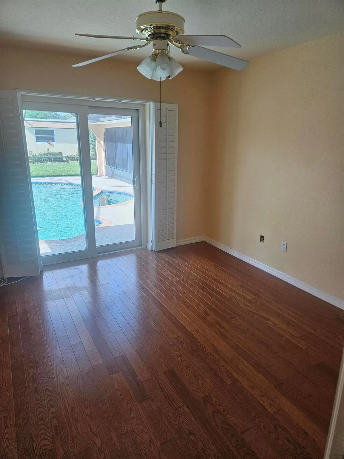 382 SE Naranja Avenue