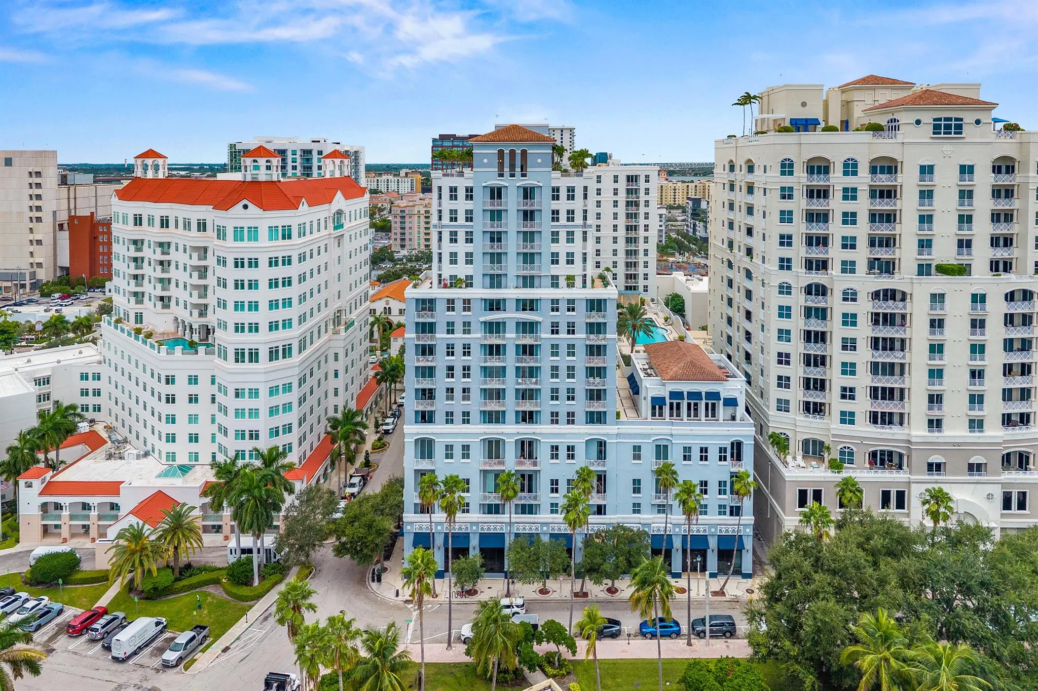 255 Evernia Street, #806