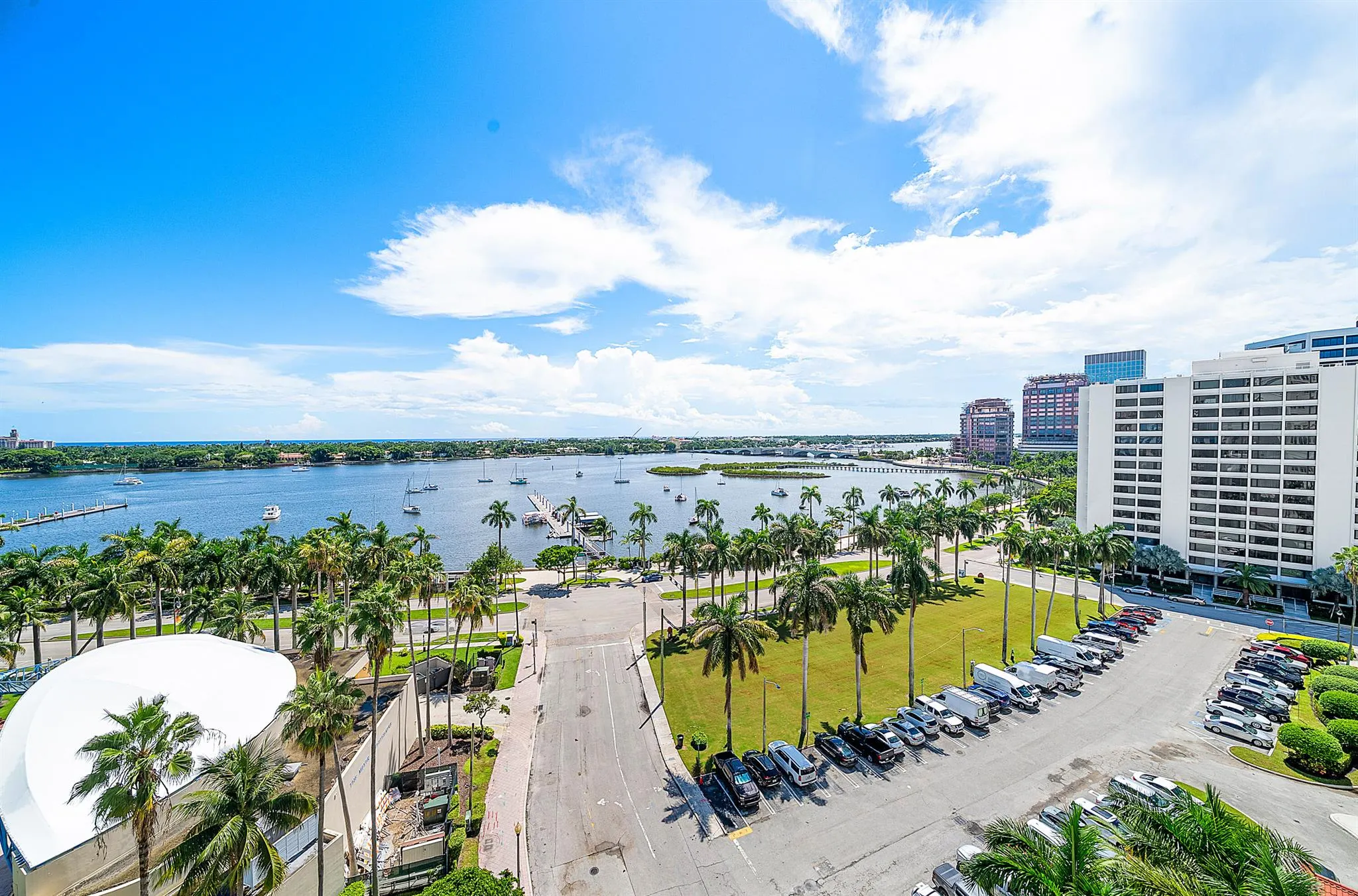 255 Evernia Street, #806